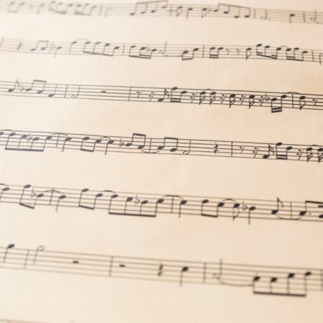 Acheter son premier instrument en ligne : les pièges à éviter